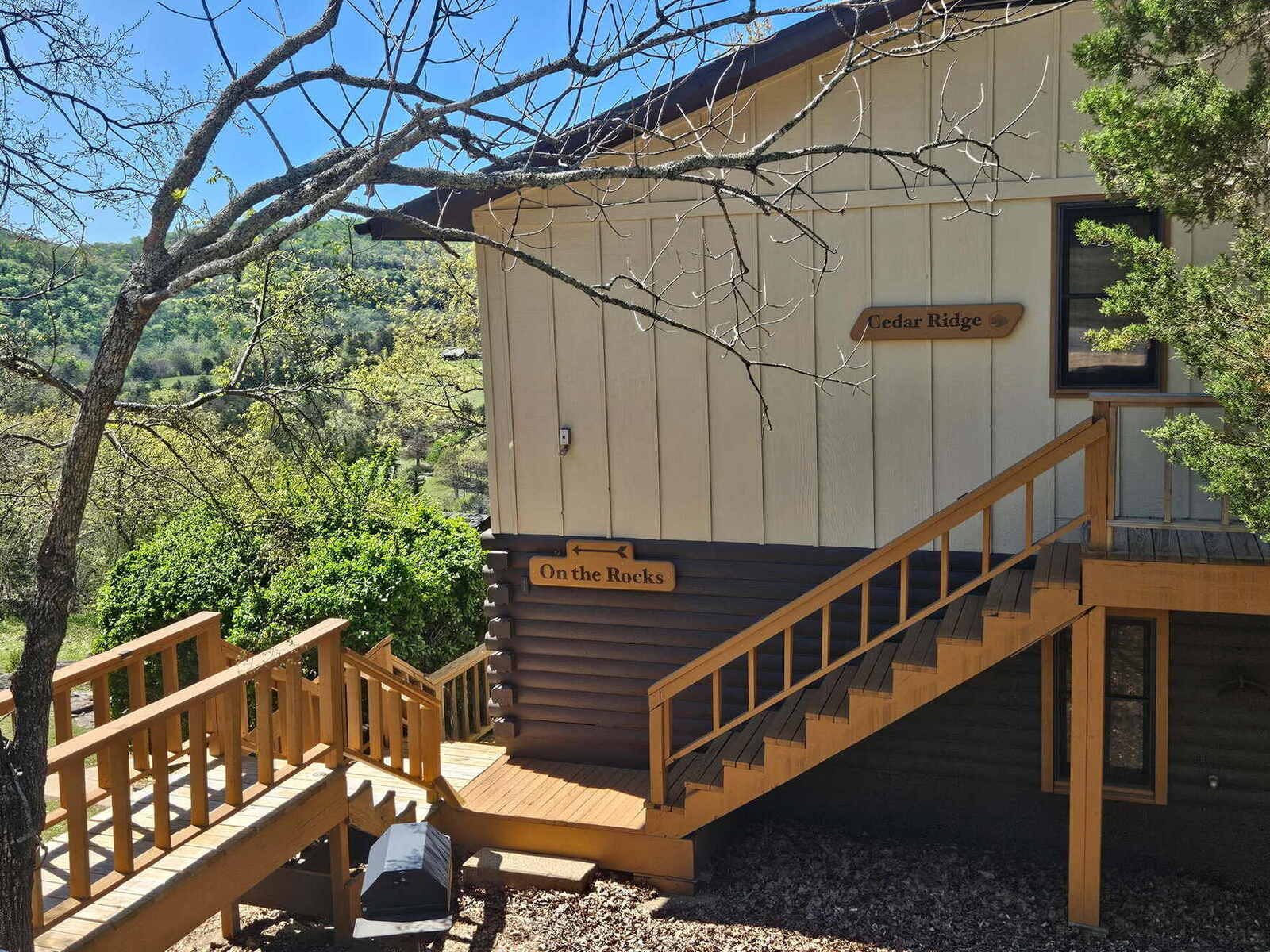 On the Rocks cabin main view
