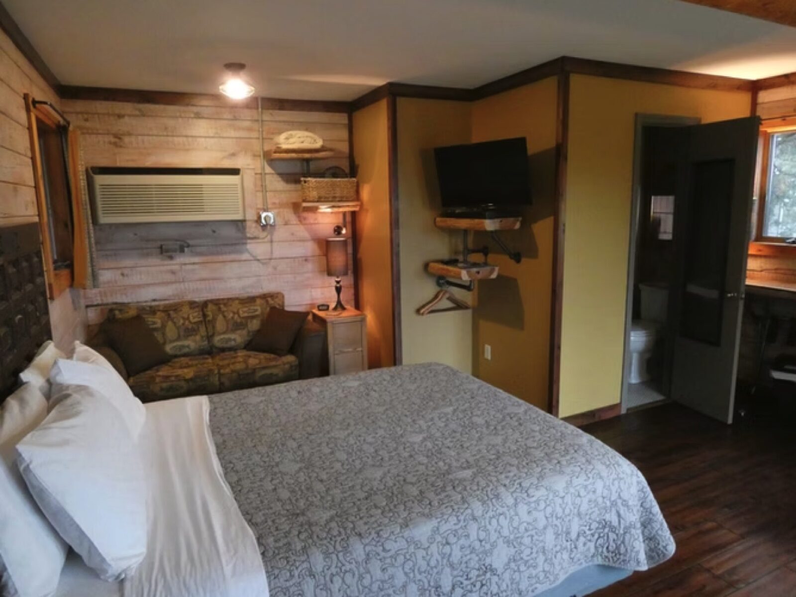 Sunset cabin photo 3
