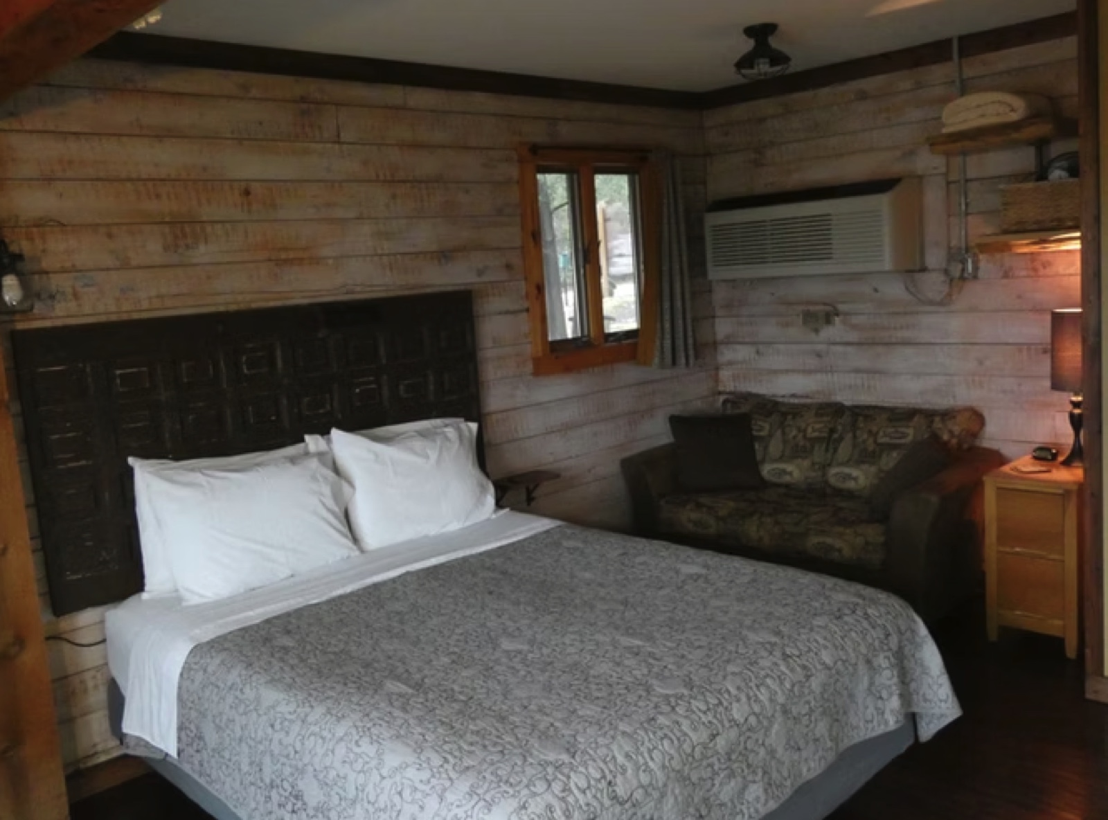 Sunset cabin photo 5