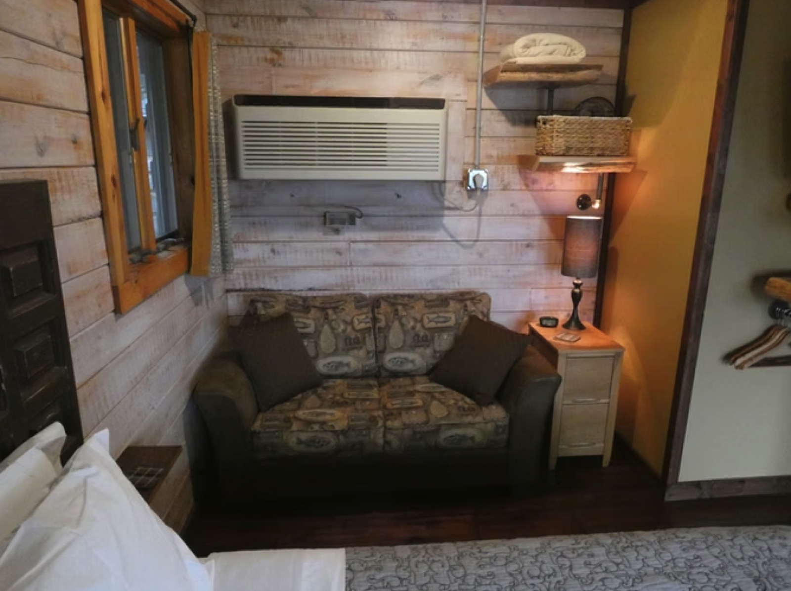 Sunset cabin photo 8